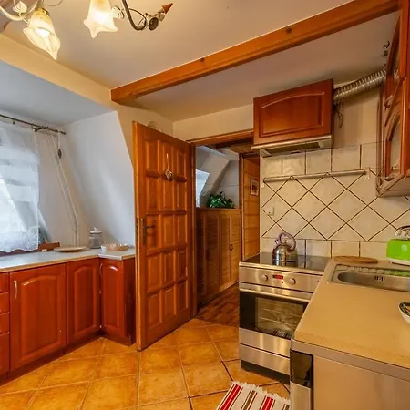 Pod Strzechą 3 *